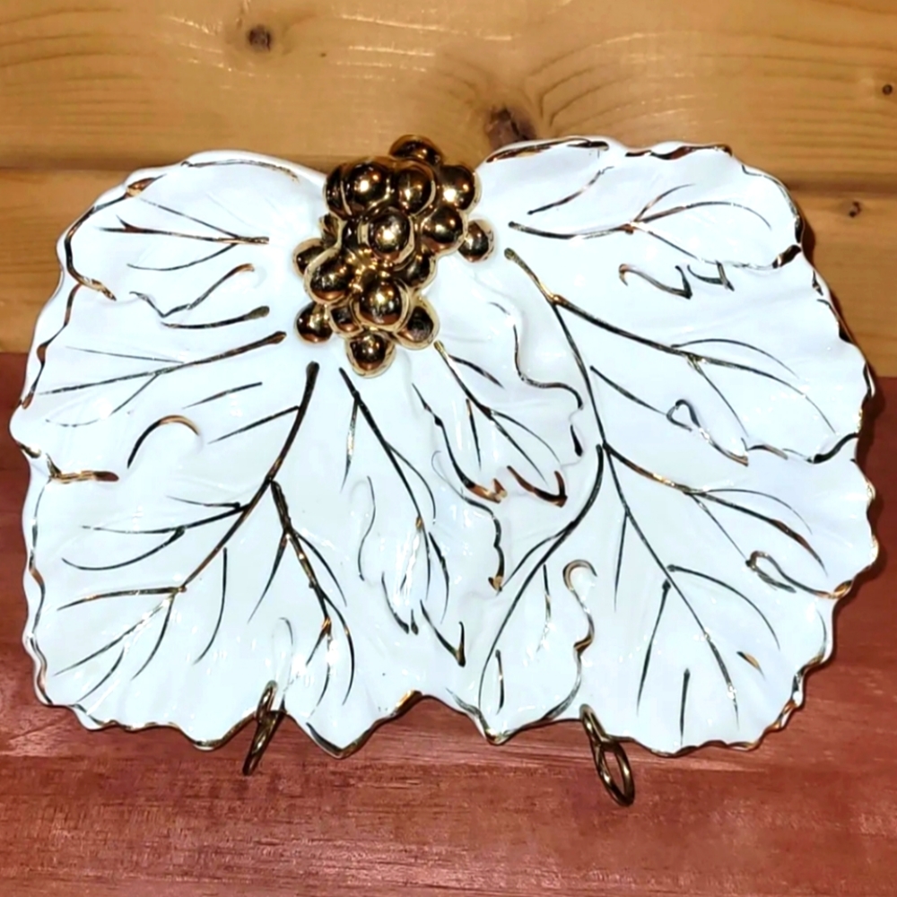 Vintage 1950 Grape Cluster Leaf Candy Trinket Dish Vanity Tray Enesco White Gold